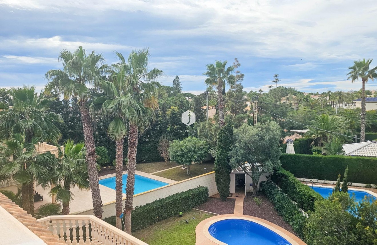 Tweedehands - Villa -
Cabo Roig