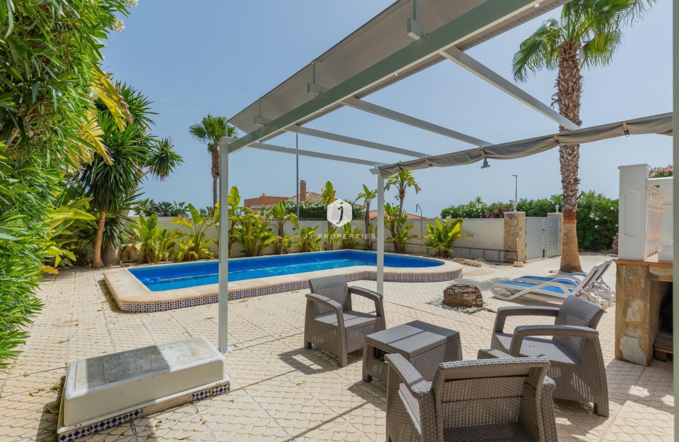 Resale - Villa -
San Fulgencio - Urb. La Marina