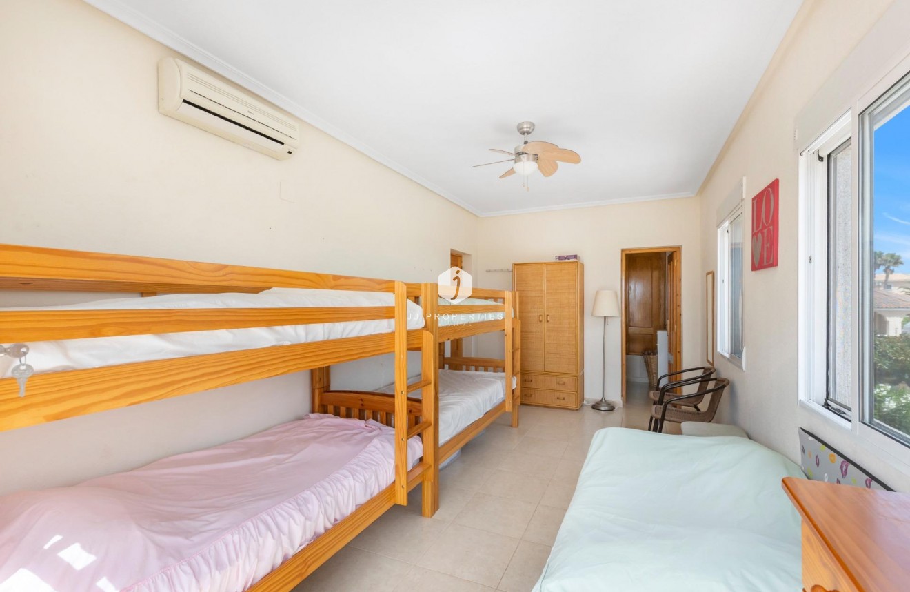 Resale - Villa -
San Fulgencio - Urb. La Marina