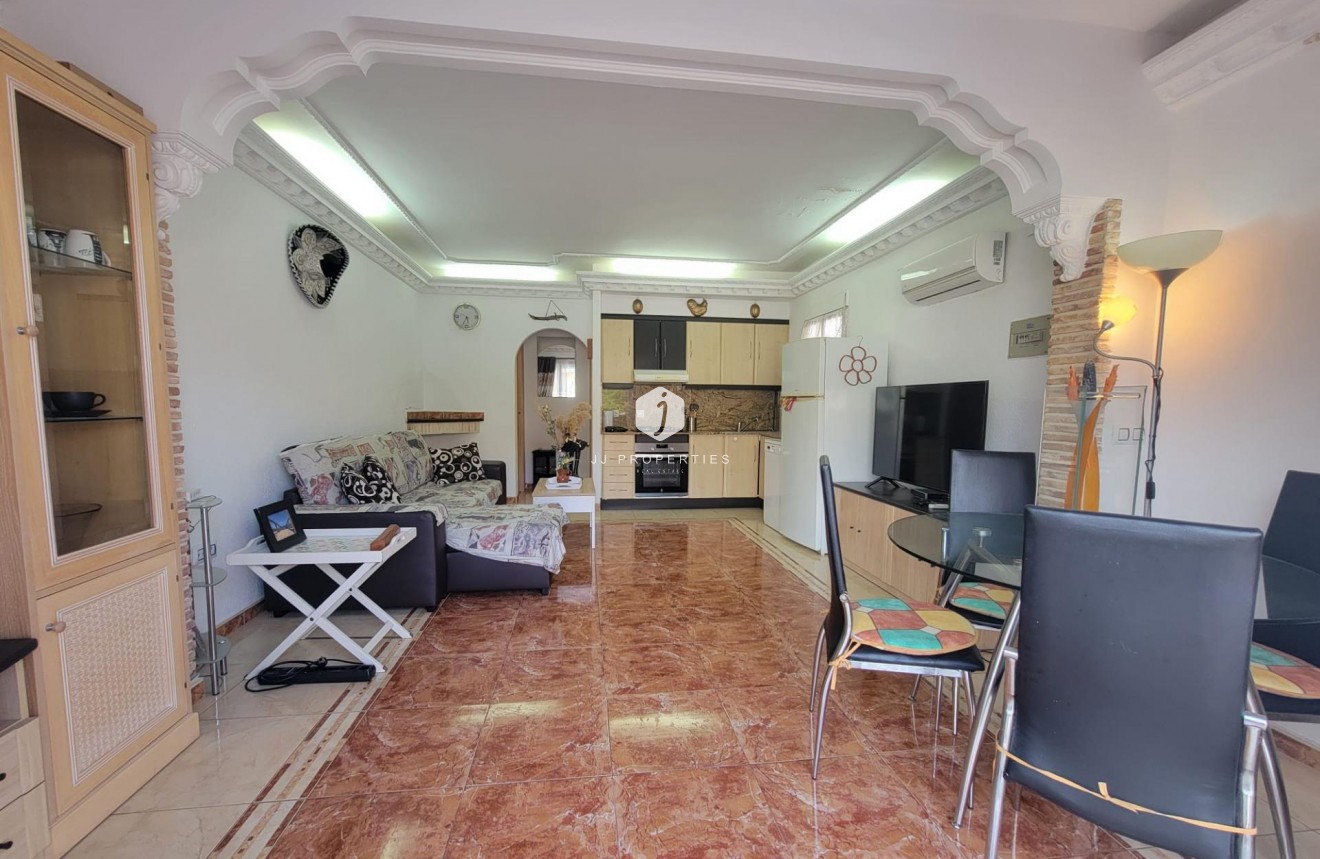 Resale - Chalet -
Torrevieja - La Siesta - El Salado - Torreta