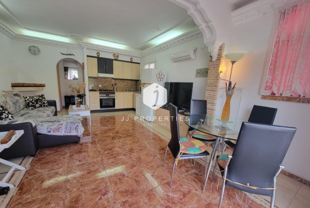 Resale - Chalet -
Torrevieja - La Siesta - El Salado - Torreta