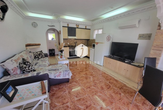 Resale - Chalet -
Torrevieja - La Siesta - El Salado - Torreta