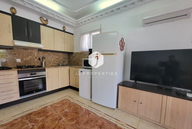 Resale - Chalet -
Torrevieja - La Siesta - El Salado - Torreta