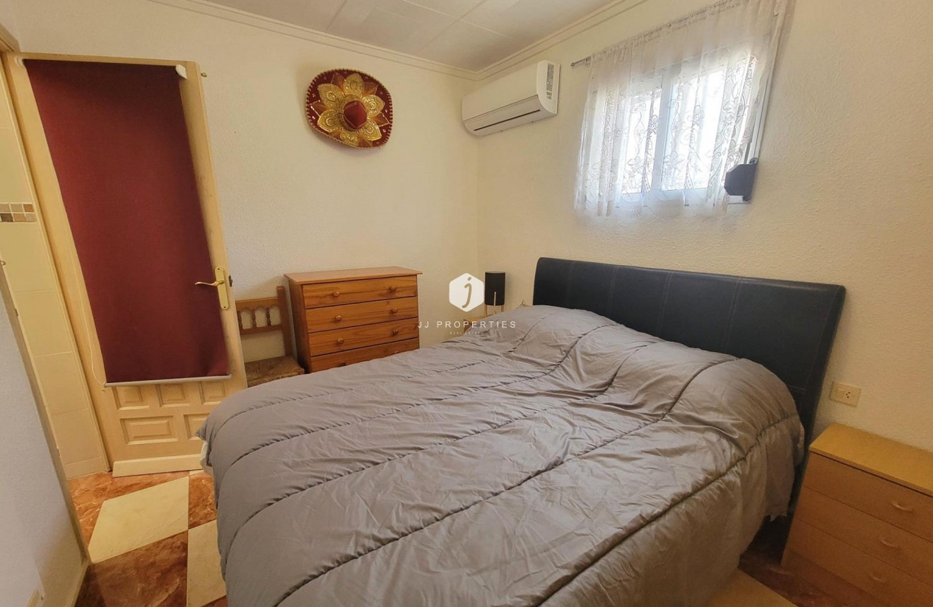 Resale - Chalet -
Torrevieja - La Siesta - El Salado - Torreta