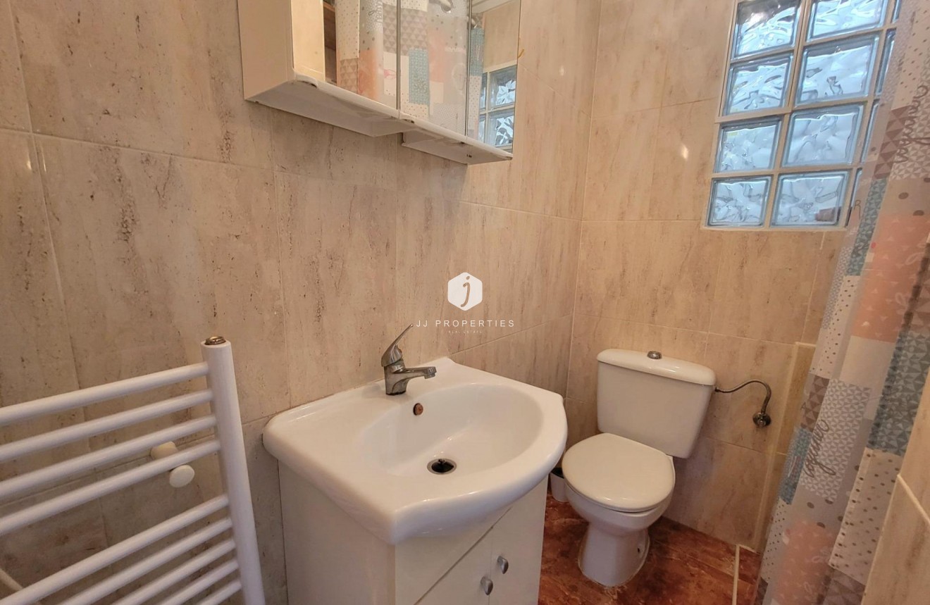 Resale - Chalet -
Torrevieja - La Siesta - El Salado - Torreta