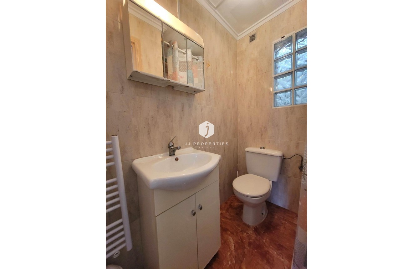 Resale - Chalet -
Torrevieja - La Siesta - El Salado - Torreta