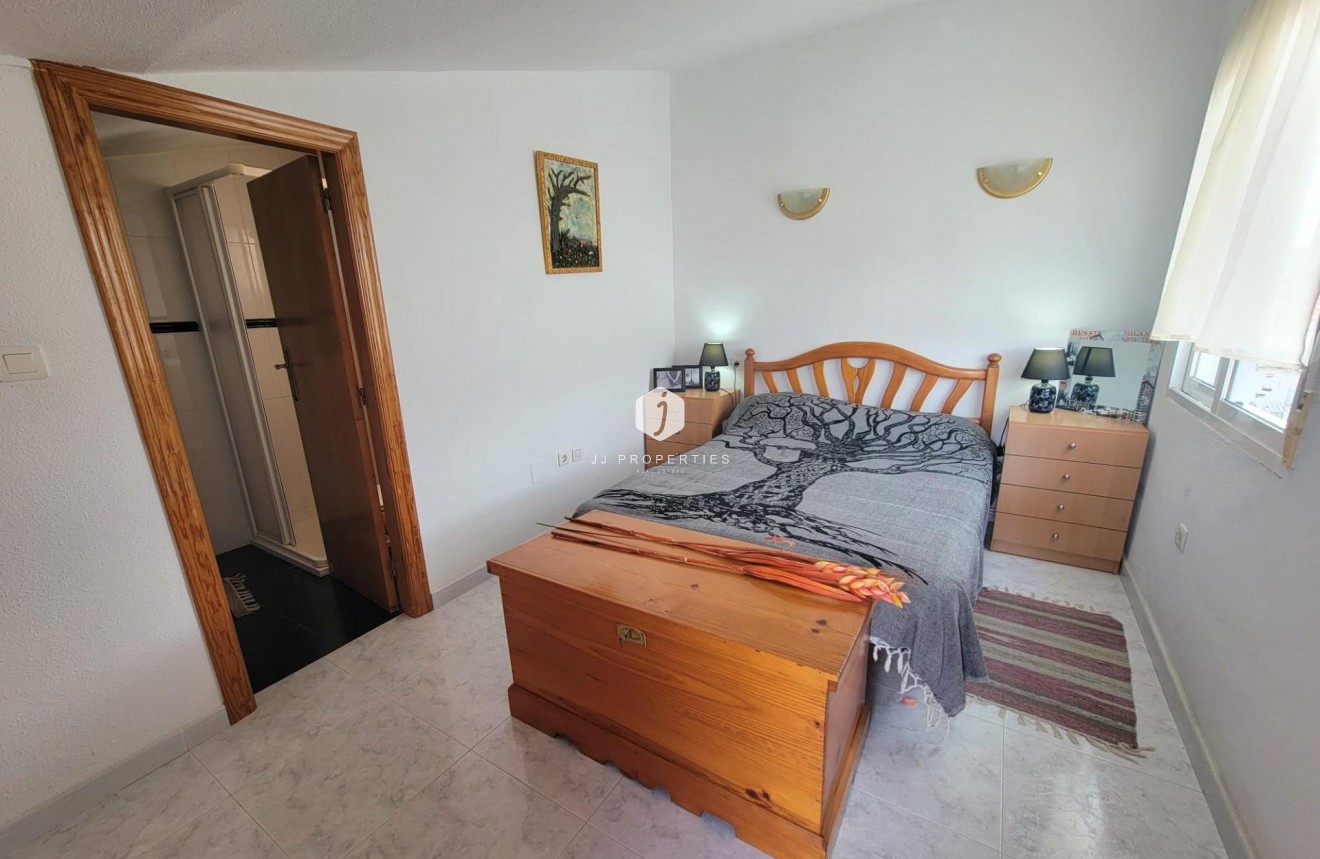 Resale - Chalet -
Torrevieja - La Siesta - El Salado - Torreta