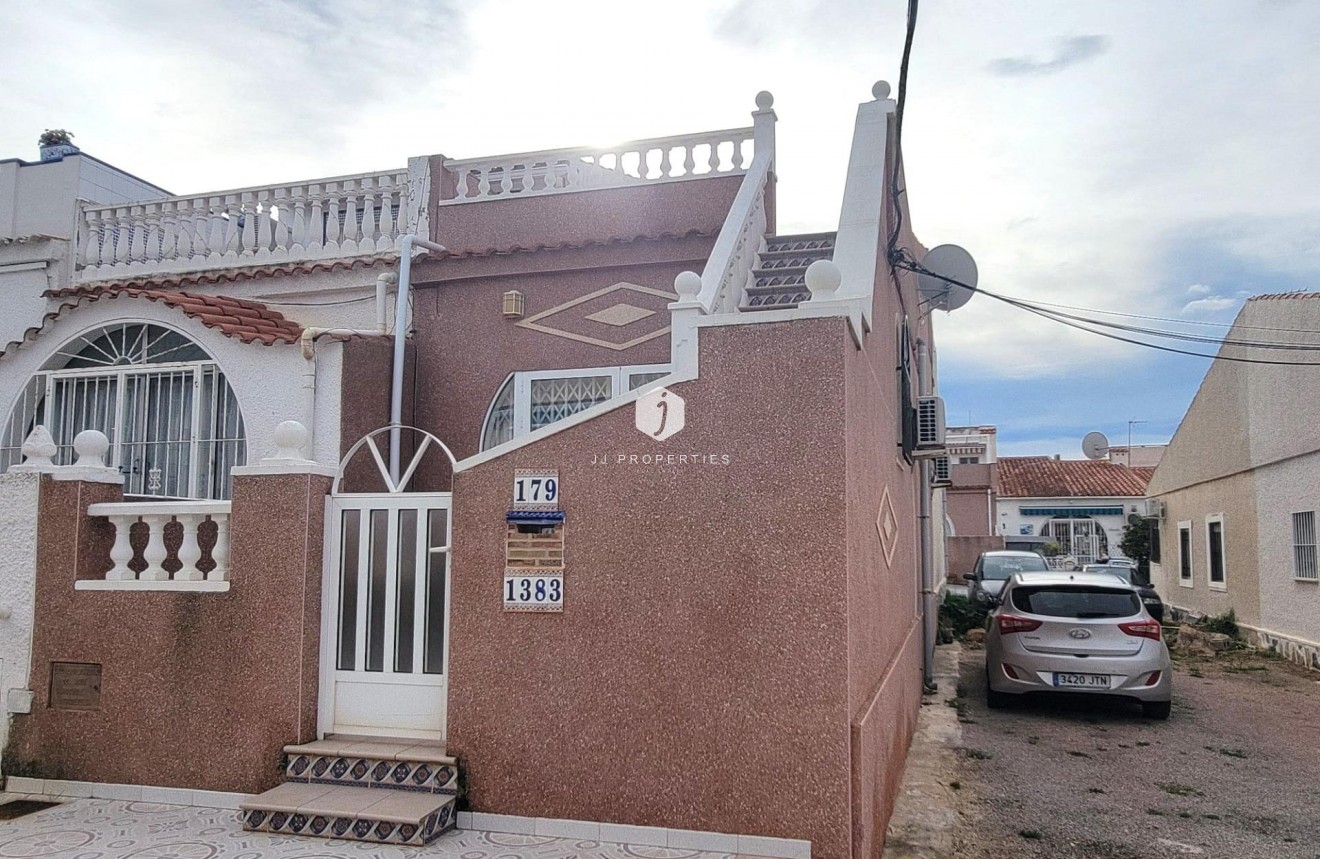 Resale - Chalet -
Torrevieja - La Siesta - El Salado - Torreta