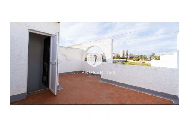 Resale - Chalet -
Torrevieja - Costa Blanca