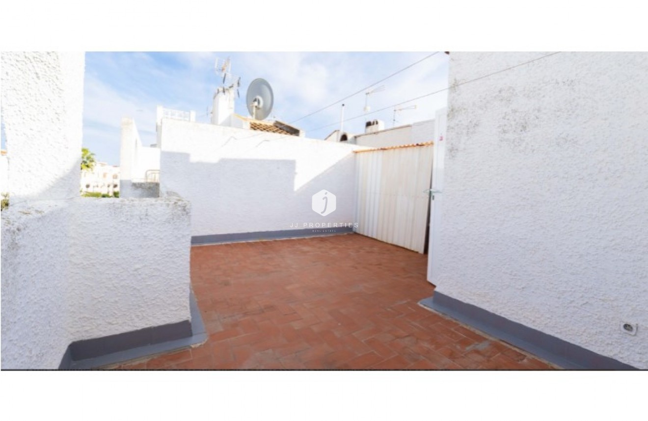 Resale - Chalet -
Torrevieja - Costa Blanca
