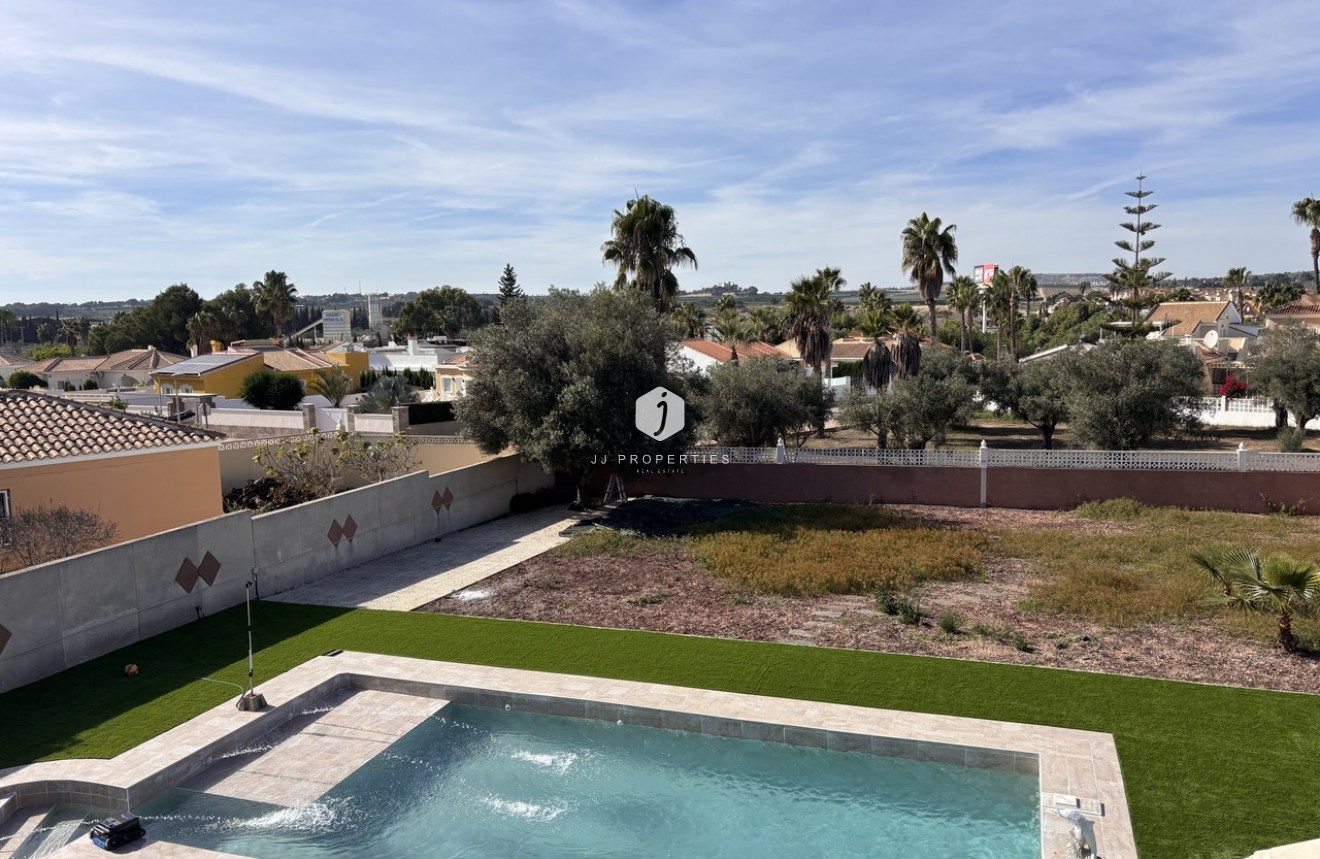 D'occasion - Villa -
Benijofar - Costa Blanca