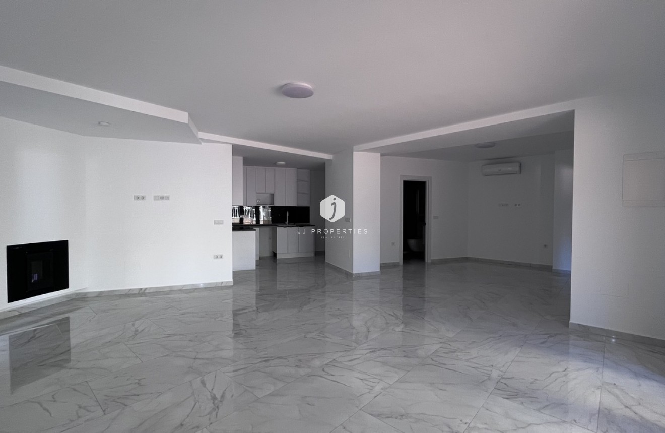 Z drugiej ręki - Bungalow -
Torrevieja