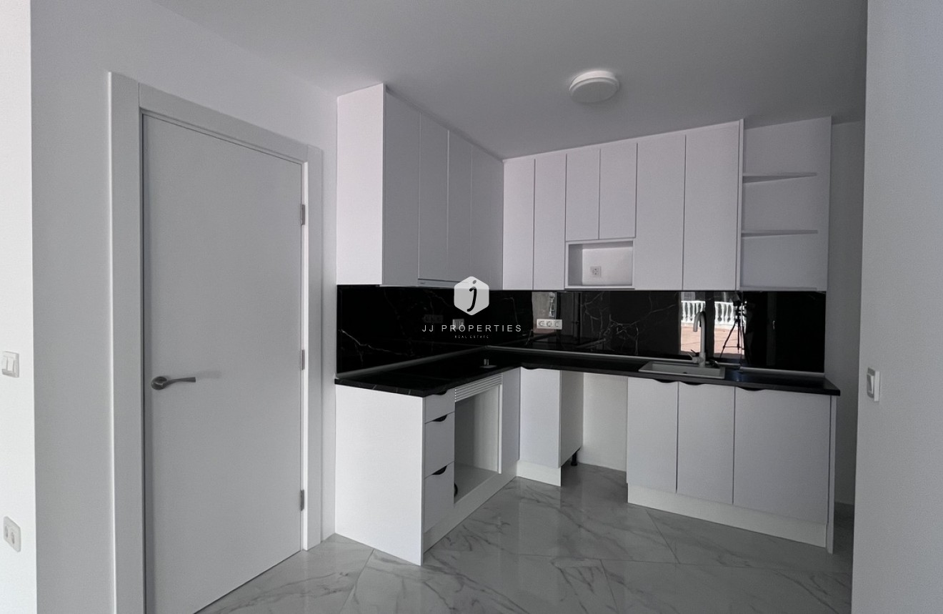 Z drugiej ręki - Bungalow -
Torrevieja