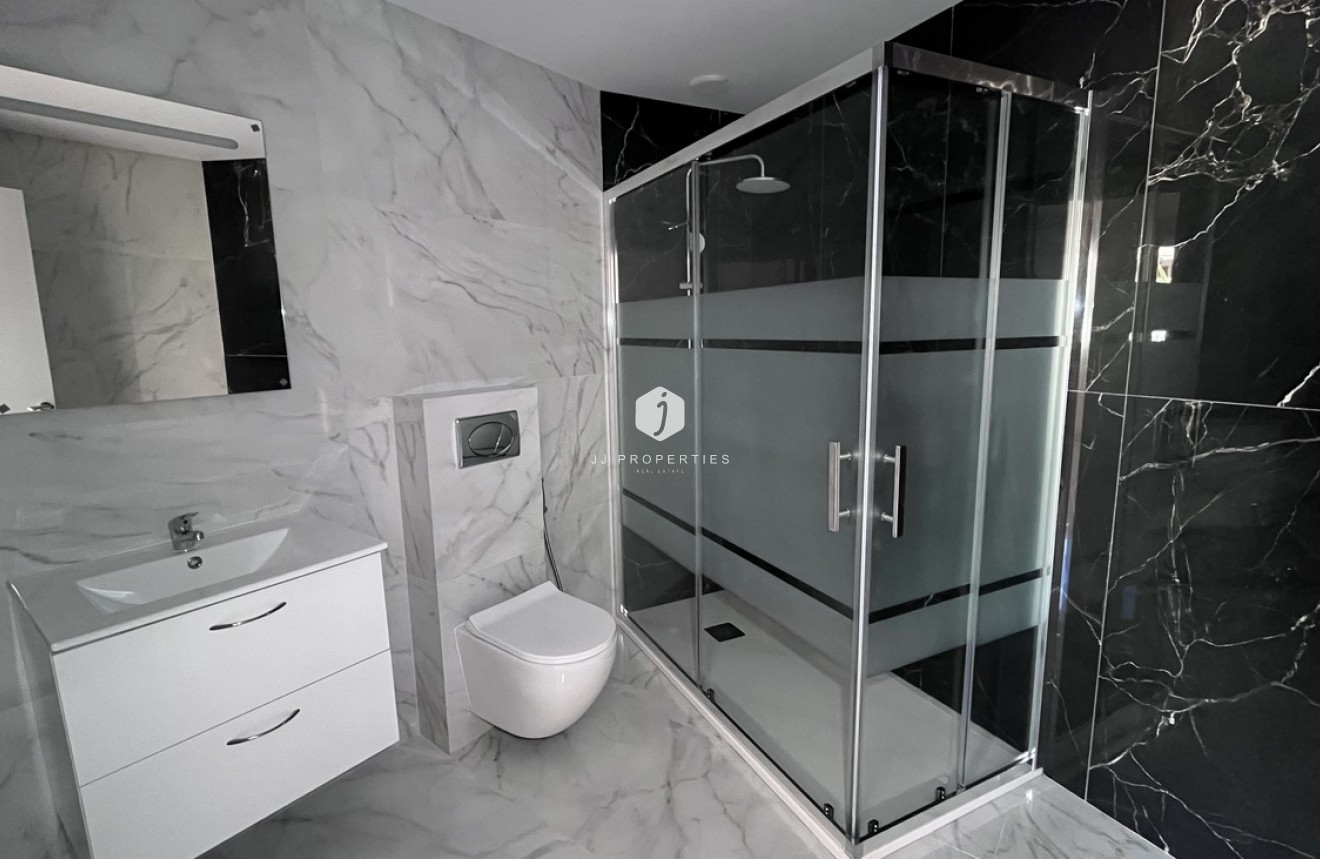 Z drugiej ręki - Bungalow -
Torrevieja