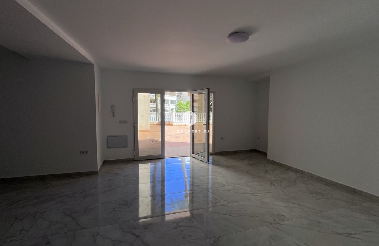 Z drugiej ręki - Bungalow -
Torrevieja