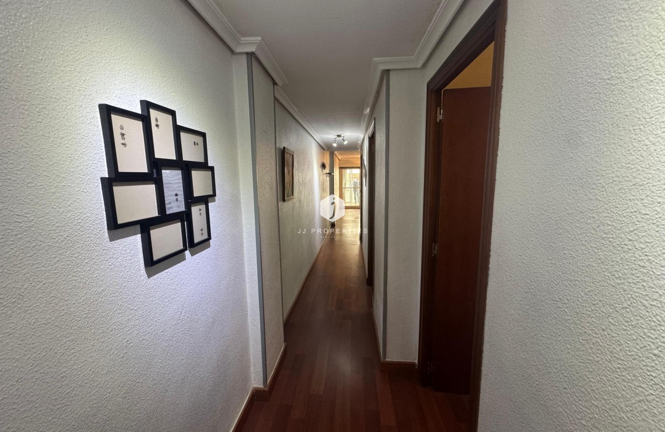 Resale - Apartment / flat -
Torrevieja - Costa Blanca