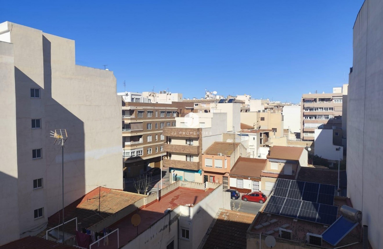 D'occasion - Appartement -
Torrevieja - Centro