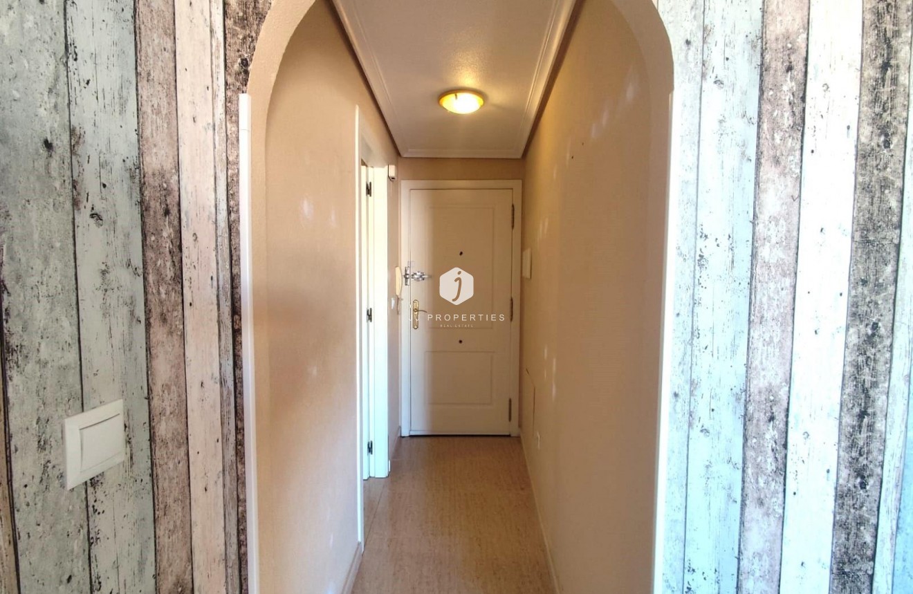 D'occasion - Appartement -
Torrevieja - Centro