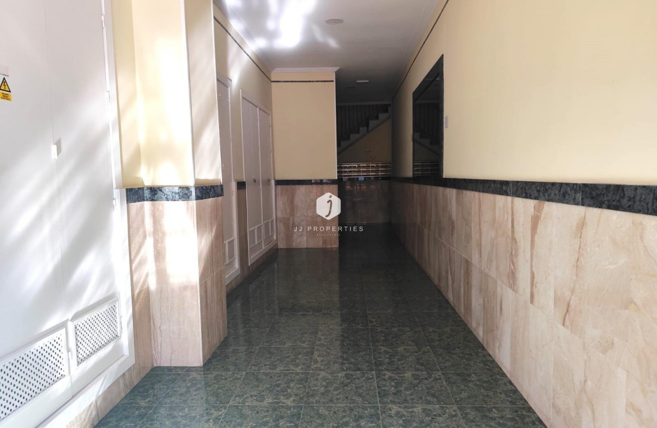 D'occasion - Appartement -
Torrevieja - Centro