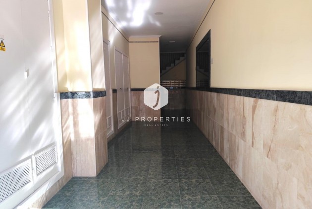 D'occasion - Appartement -
Torrevieja - Centro