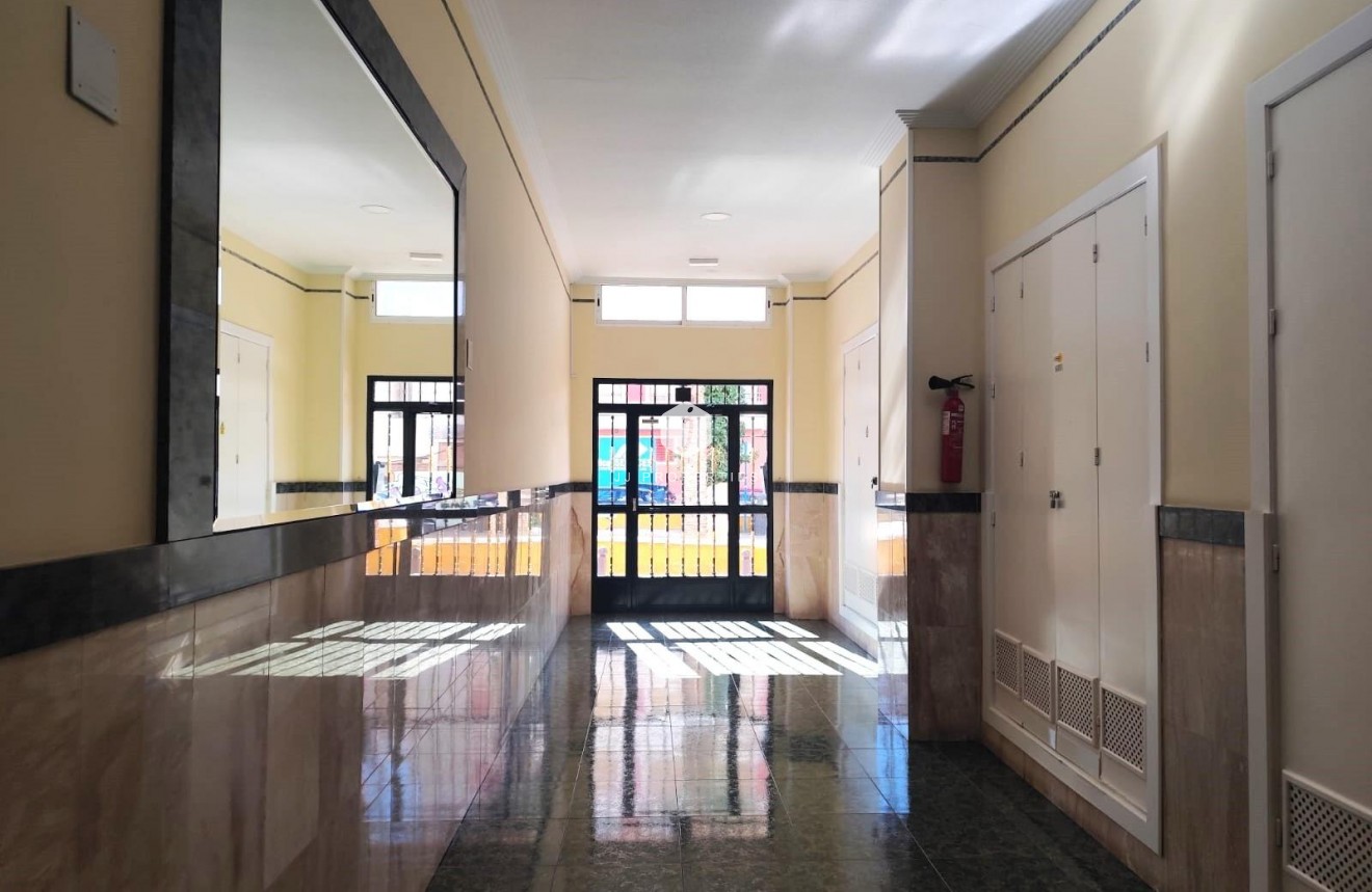 D'occasion - Appartement -
Torrevieja - Centro