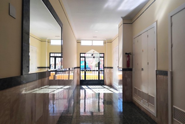 D'occasion - Appartement -
Torrevieja - Centro