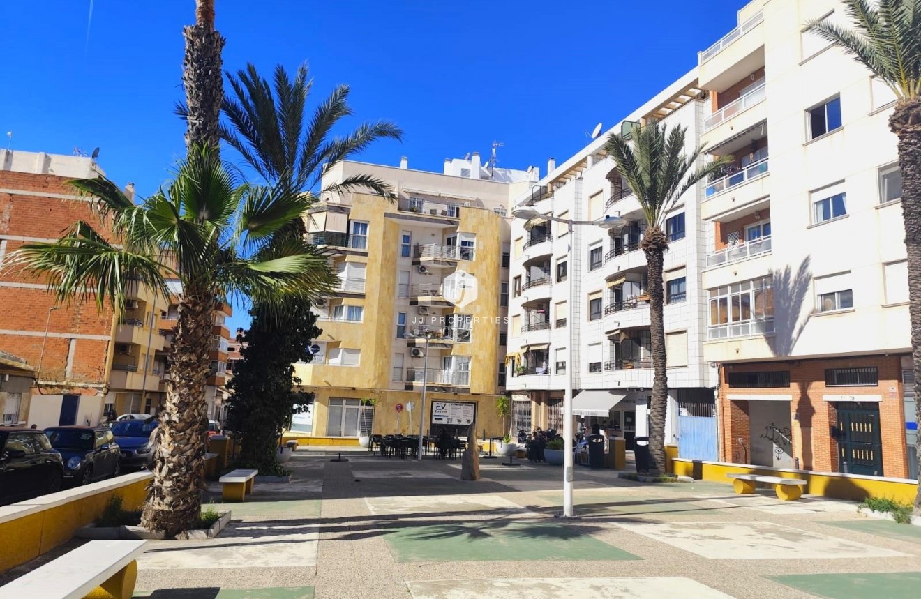 D'occasion - Appartement -
Torrevieja - Centro