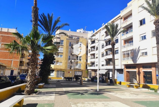 D'occasion - Appartement -
Torrevieja - Centro