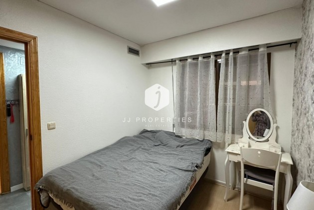 Resale - Apartment / flat -
Torrevieja - Centro