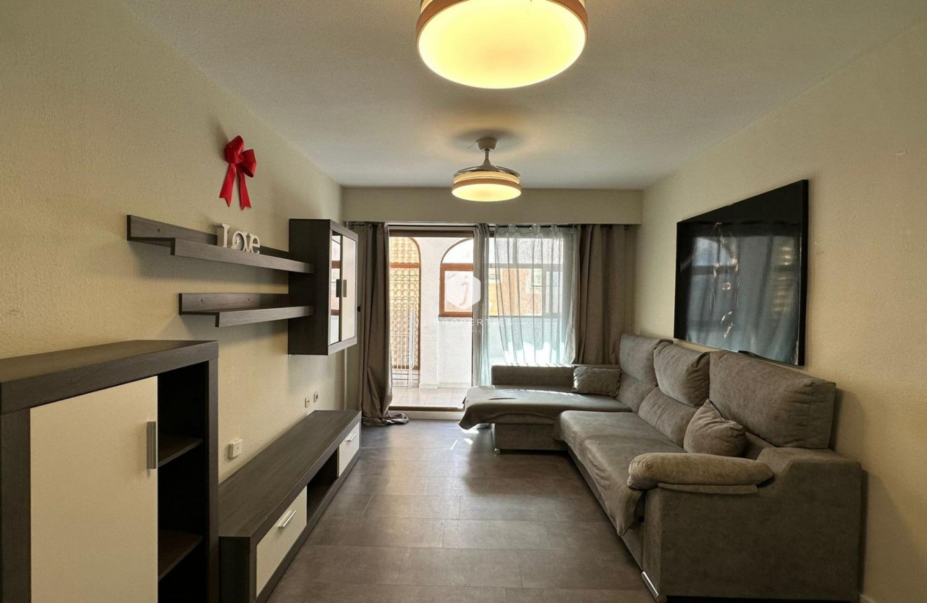 Resale - Apartment / flat -
Torrevieja - Centro