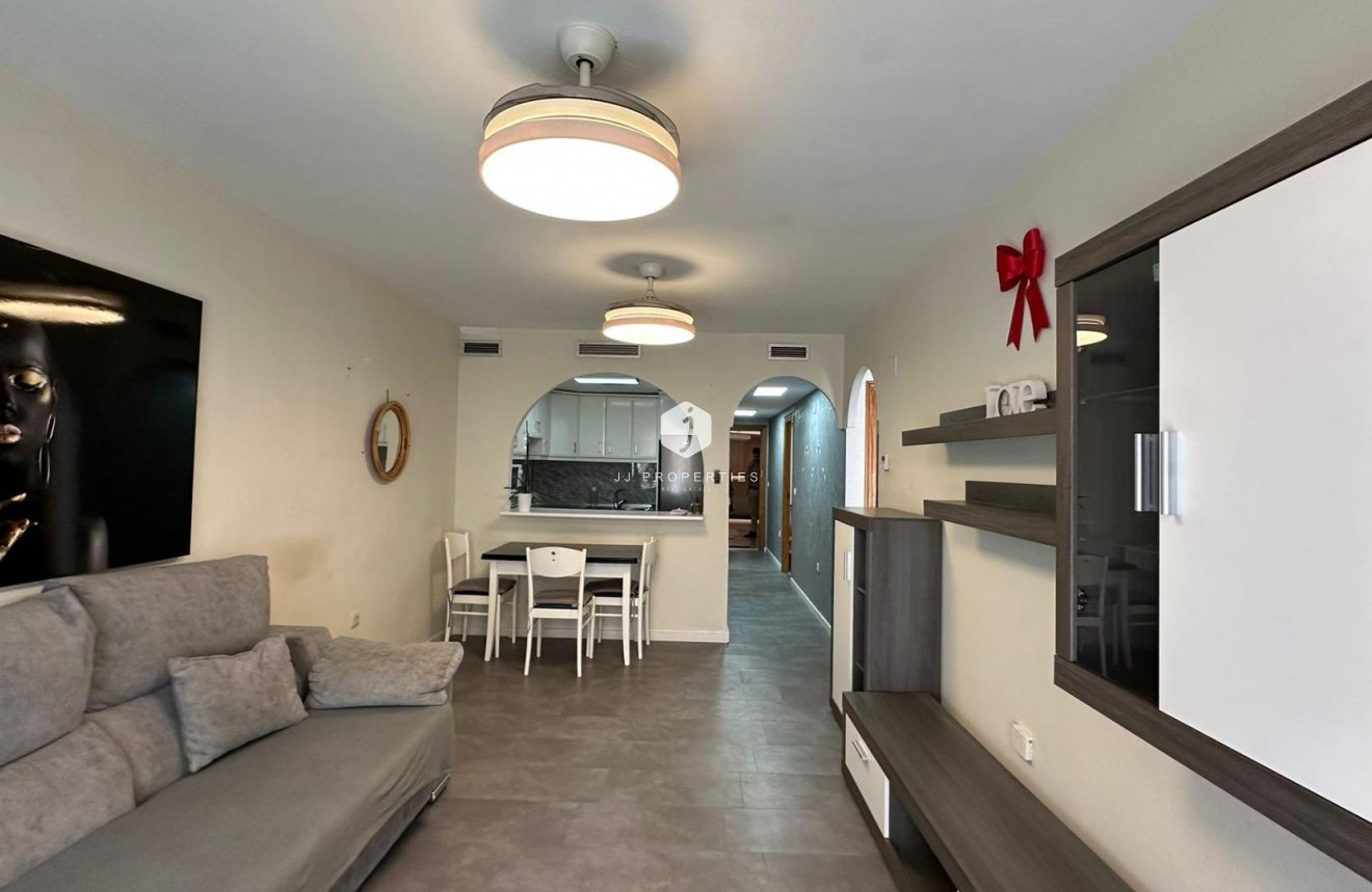 Resale - Apartment / flat -
Torrevieja - Centro