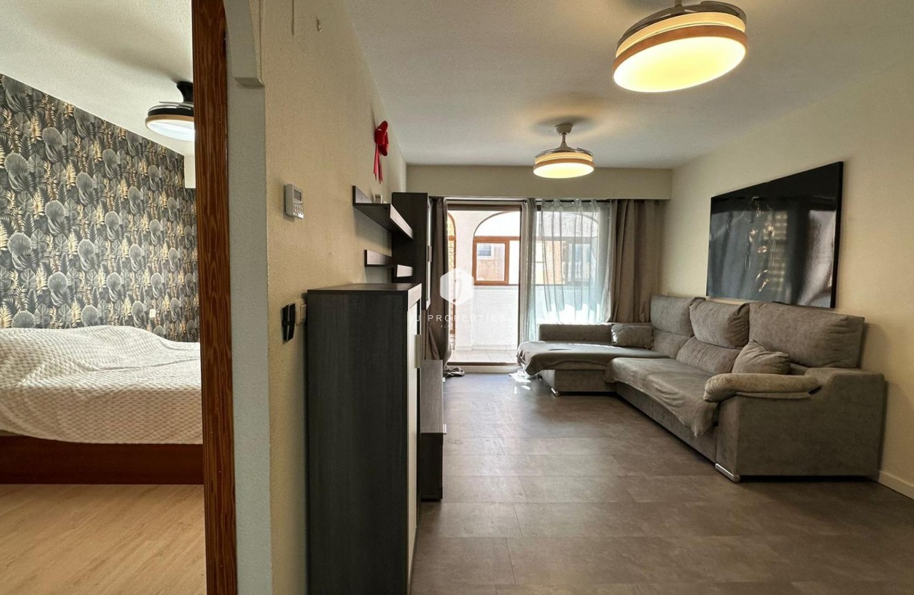 Resale - Apartment / flat -
Torrevieja - Centro