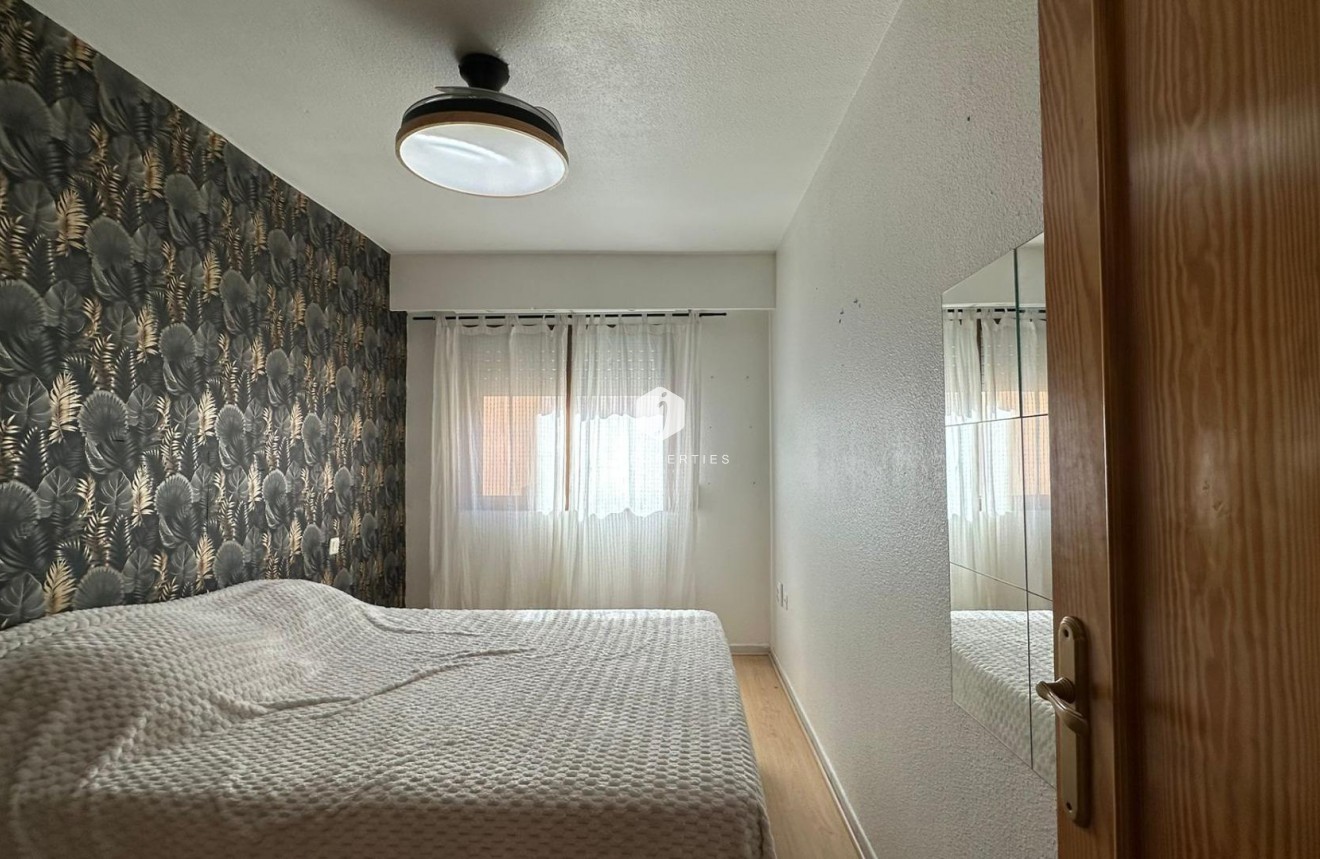 Resale - Apartment / flat -
Torrevieja - Centro