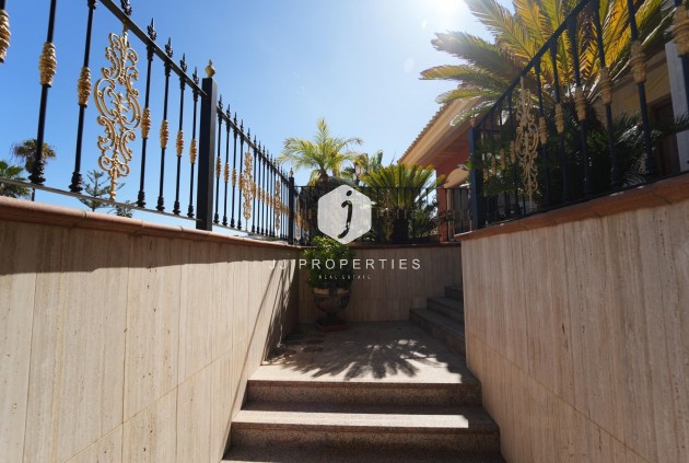 D'occasion - Villa -
Orihuela Costa - Campoamor