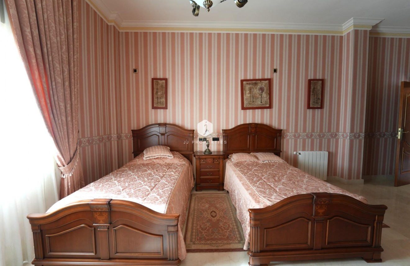 D'occasion - Villa -
Orihuela Costa - Campoamor