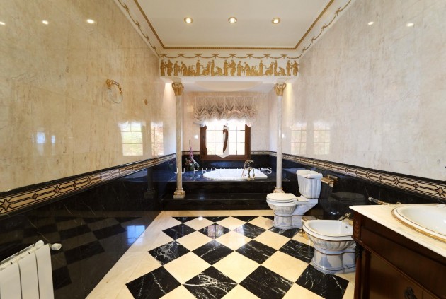 D'occasion - Villa -
Orihuela Costa - Campoamor