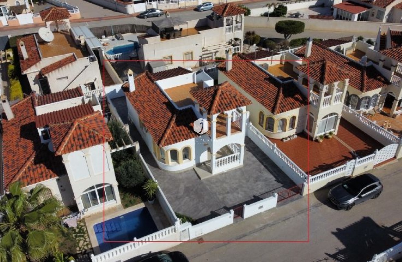 Aus zweiter Hand - Villa -
Algorfa - Inland