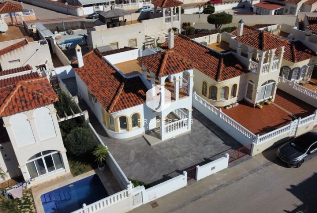 Aus zweiter Hand - Villa -
Algorfa - Inland