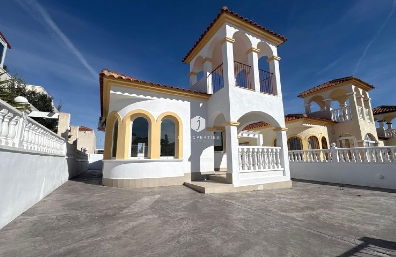 Aus zweiter Hand - Villa -
Algorfa - Inland