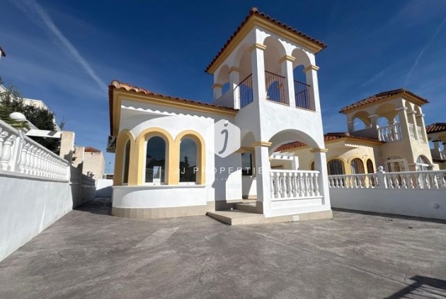 Aus zweiter Hand - Villa -
Algorfa - Inland