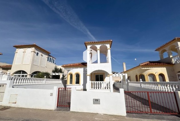 Aus zweiter Hand - Villa -
Algorfa - Inland