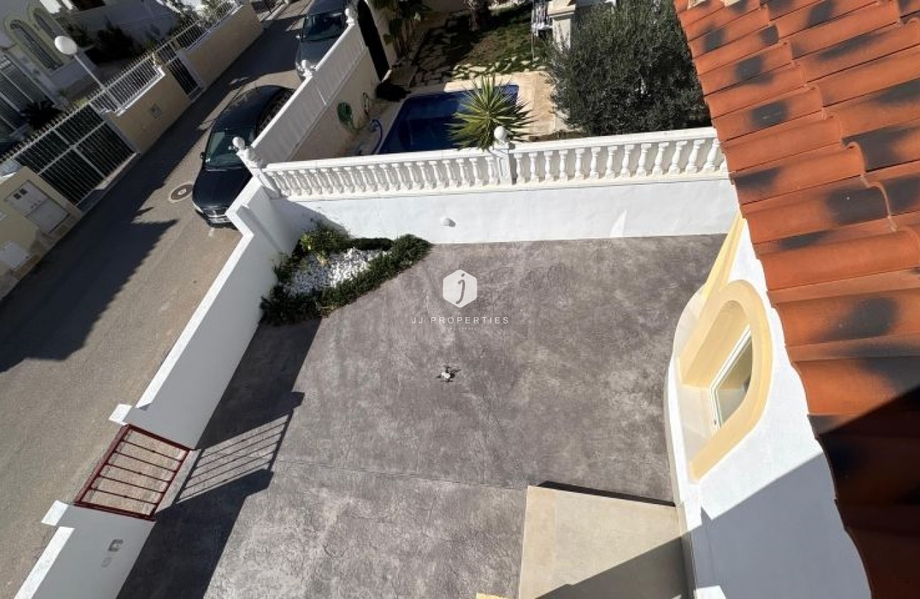 Aus zweiter Hand - Villa -
Algorfa - Inland