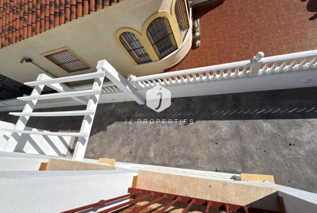 Aus zweiter Hand - Villa -
Algorfa - Inland