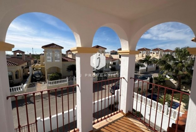 Aus zweiter Hand - Villa -
Algorfa - Inland