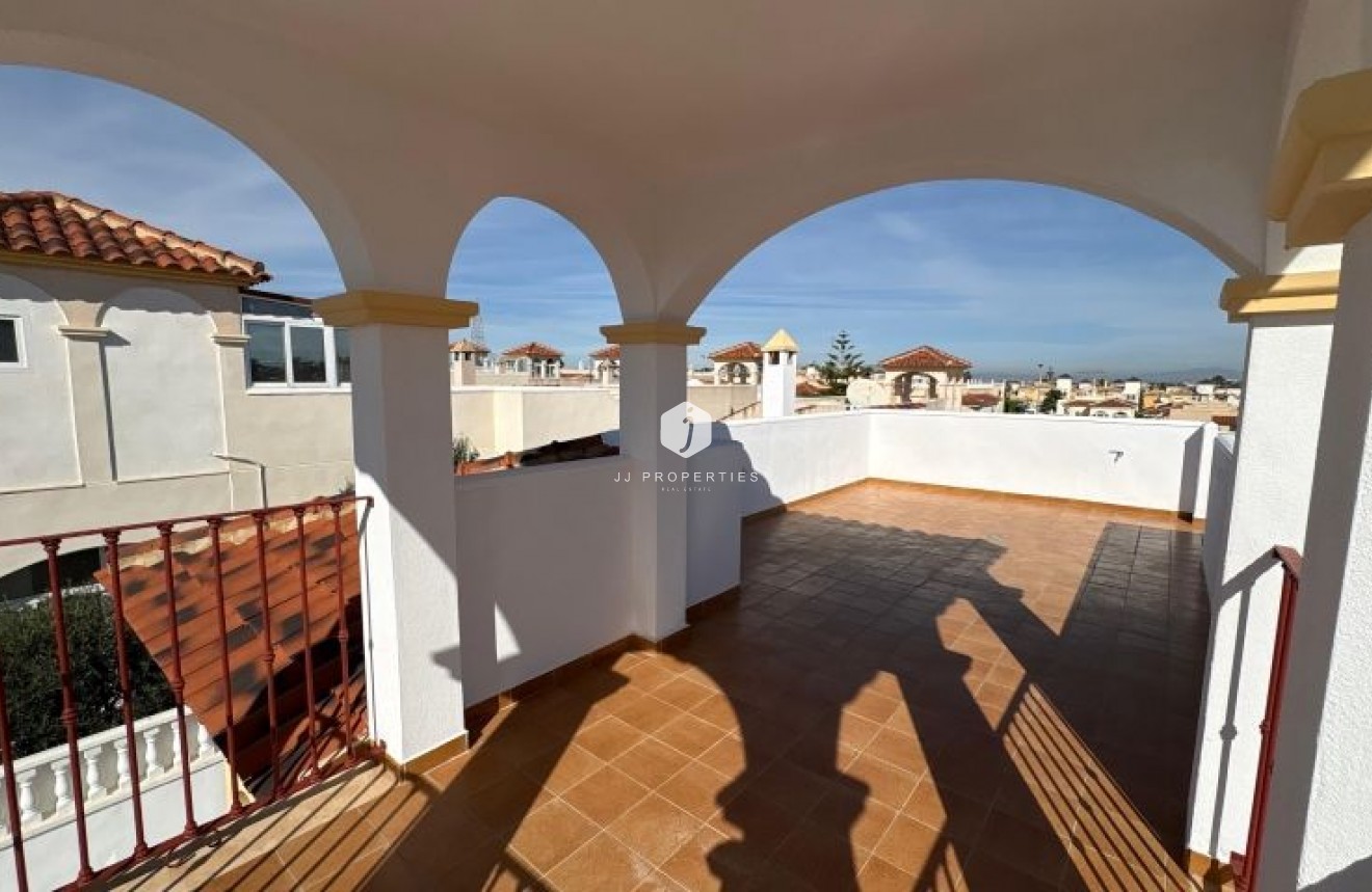 Aus zweiter Hand - Villa -
Algorfa - Inland