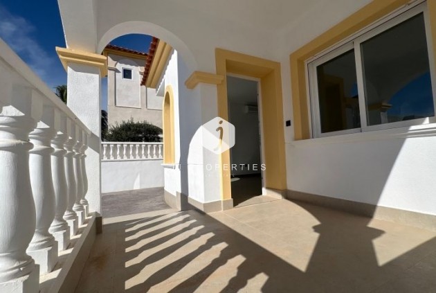 Aus zweiter Hand - Villa -
Algorfa - Inland