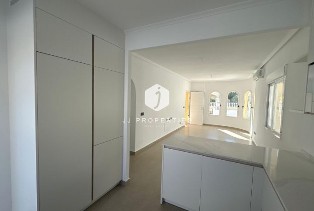 Aus zweiter Hand - Villa -
Algorfa - Inland