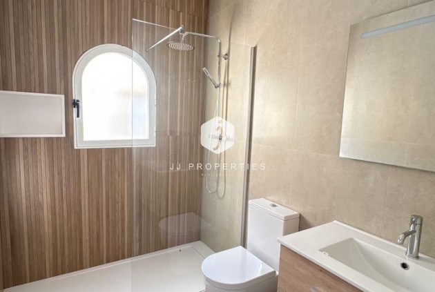 Aus zweiter Hand - Villa -
Algorfa - Inland