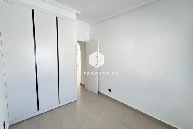 Aus zweiter Hand - Villa -
Algorfa - Inland