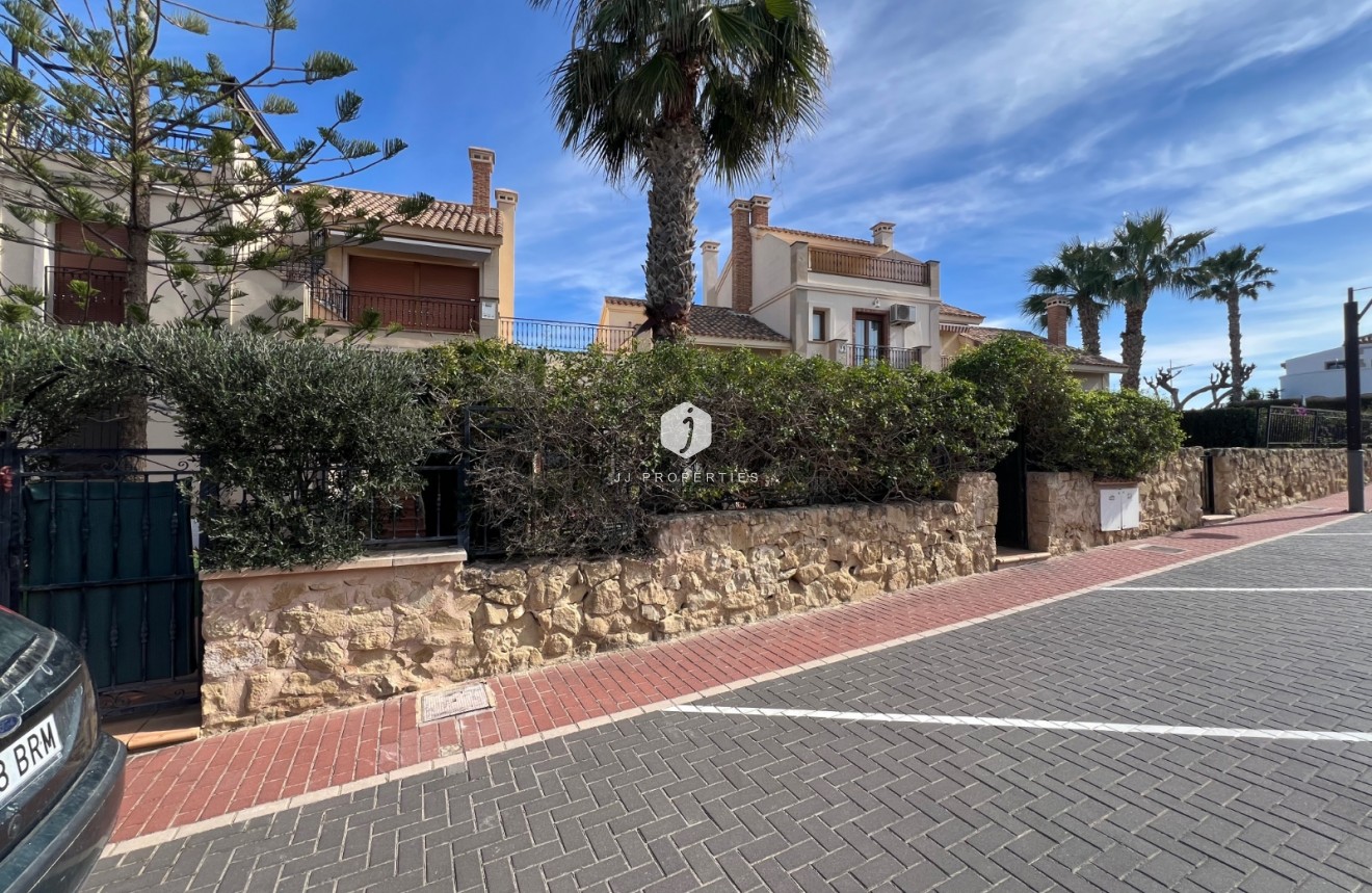 Aus zweiter Hand - Bungalow -
Algorfa - Inland